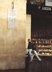 Lapide a ricordo dei deportati politici, stazione di Porta Nuova.